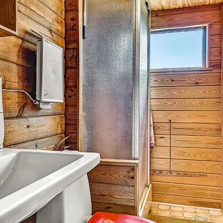 2 Bedroom Lovely In Fåborg