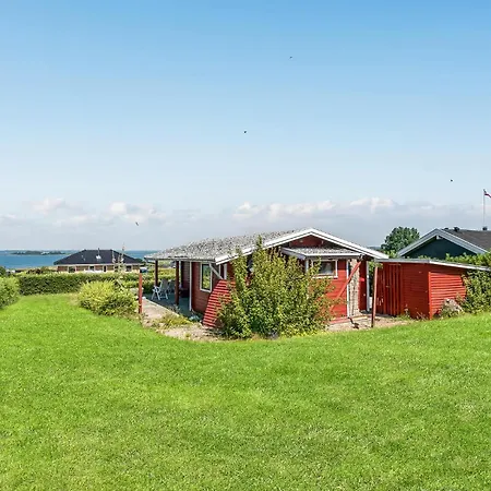 2 Bedroom Lovely In Faaborg Holiday home