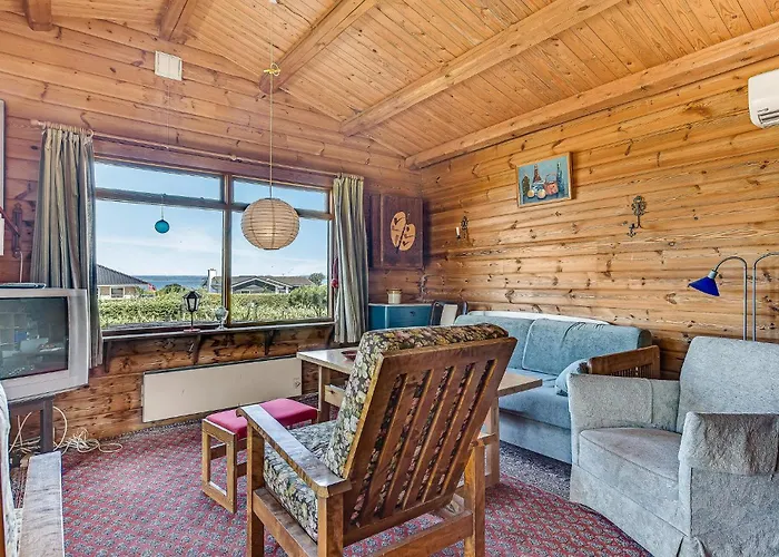 Holiday home 2 Bedroom Lovely In Faaborg