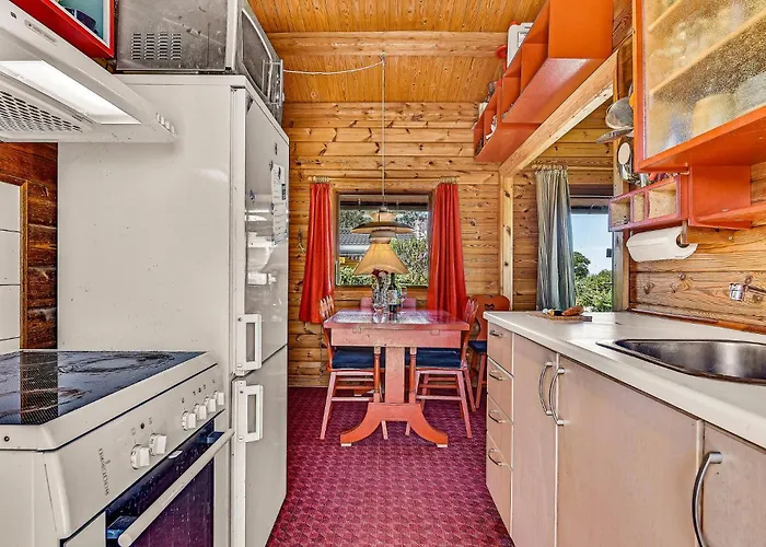 2 Bedroom Lovely In Holiday home Faaborg